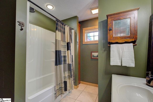 189 Caledonia Road, Landrum, SC 29356