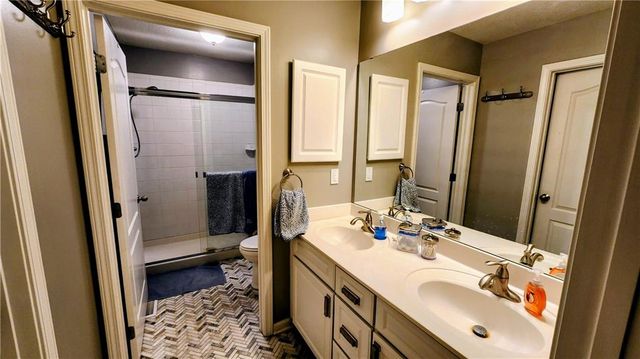 21865 W 119th Terrace, Olathe, KS 66061