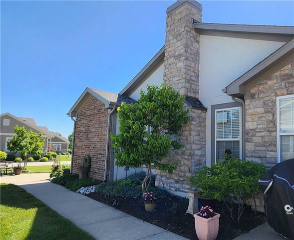 21865 W 119th Terrace, Olathe, KS 66061