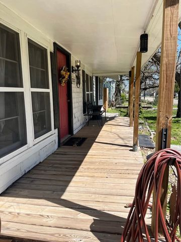 525 W Elm Street, Stephenville, TX 76401
