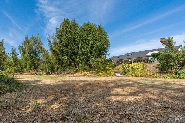 695 Quietwater Rd, Santa Rosa, CA 95404