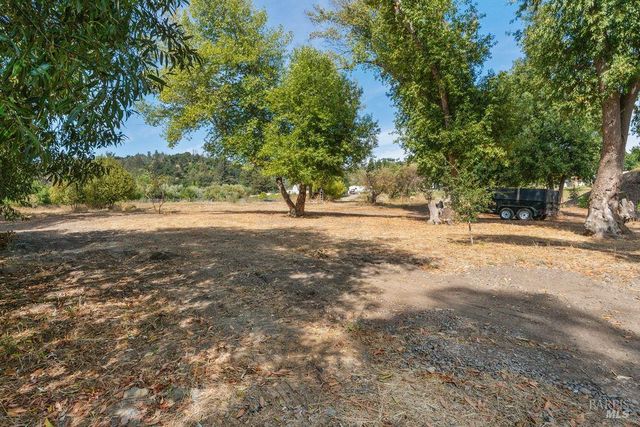 695 Quietwater Rd, Santa Rosa, CA 95404