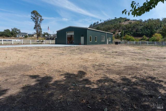 695 Quietwater Rd, Santa Rosa, CA 95404