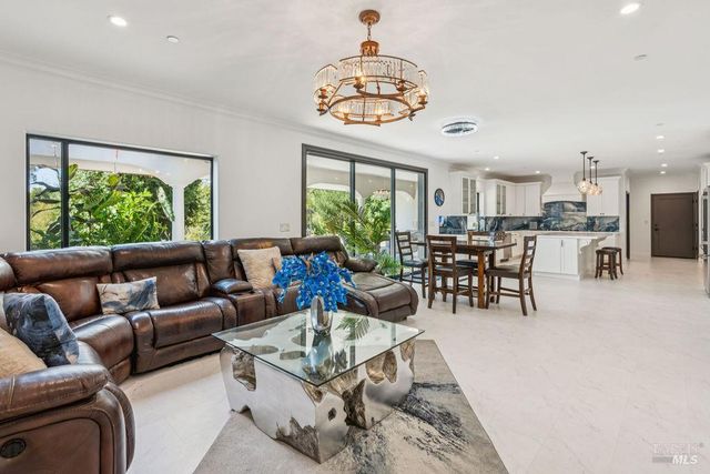 695 Quietwater Rd, Santa Rosa, CA 95404