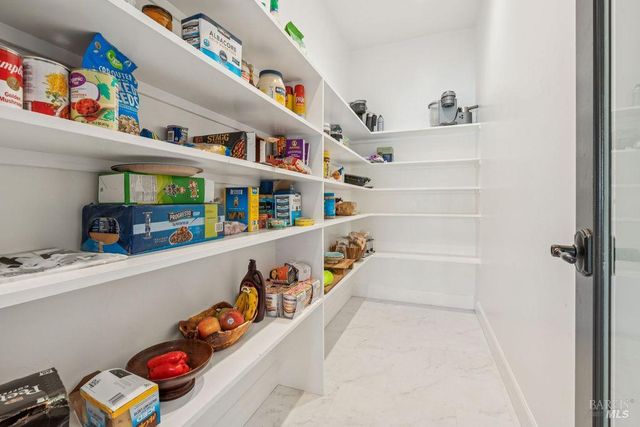 695 Quietwater Rd, Santa Rosa, CA 95404