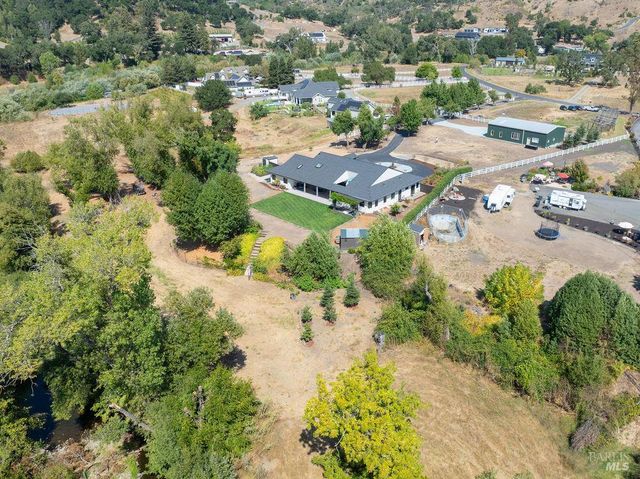 695 Quietwater Rd, Santa Rosa, CA 95404