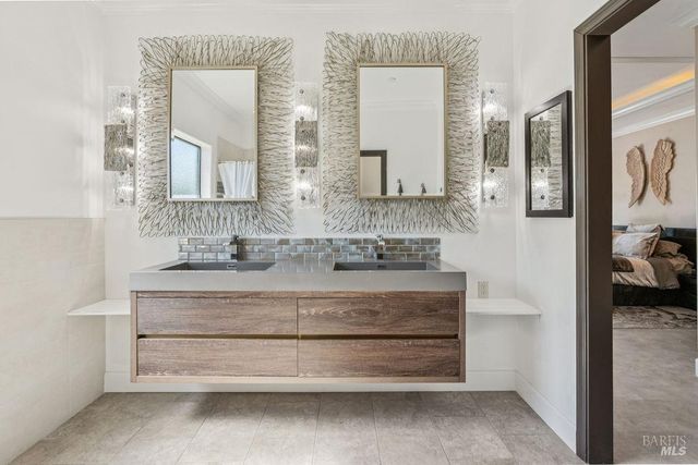 695 Quietwater Rd, Santa Rosa, CA 95404