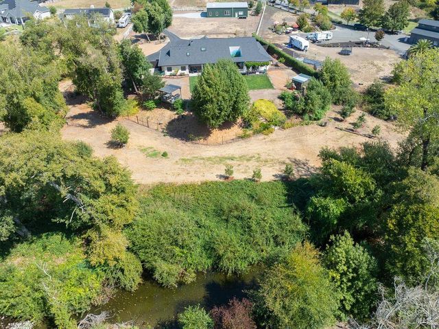695 Quietwater Rd, Santa Rosa, CA 95404