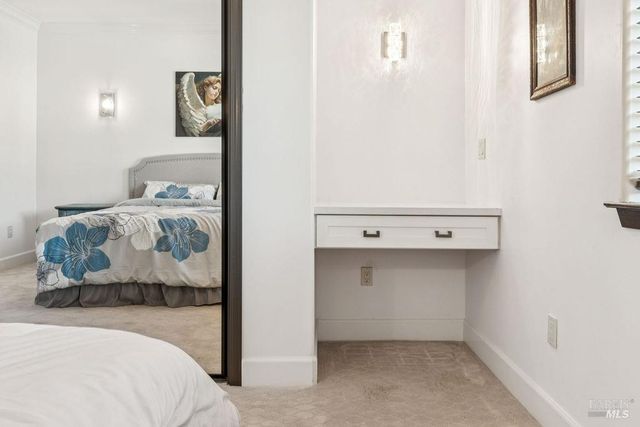 695 Quietwater Rd, Santa Rosa, CA 95404