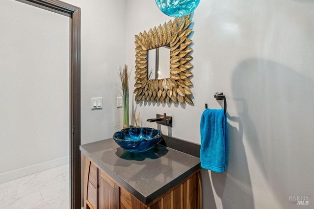 695 Quietwater Rd, Santa Rosa, CA 95404