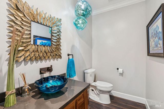 695 Quietwater Rd, Santa Rosa, CA 95404