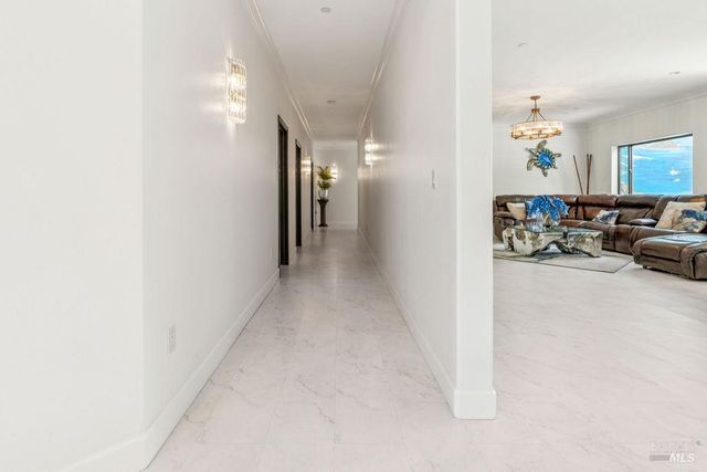 695 Quietwater Rd, Santa Rosa, CA 95404