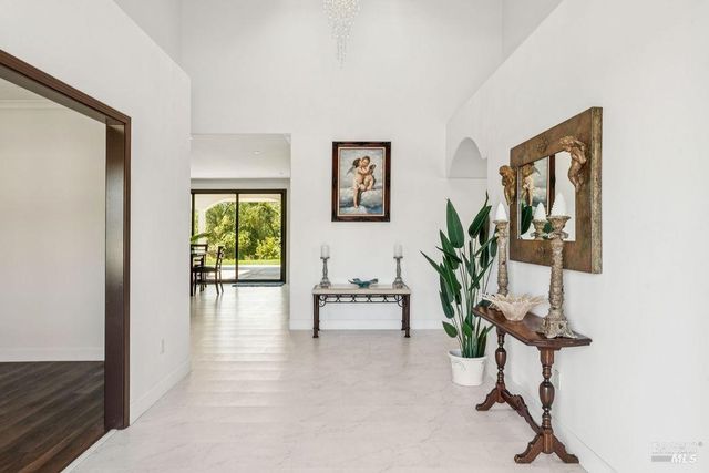 695 Quietwater Rd, Santa Rosa, CA 95404