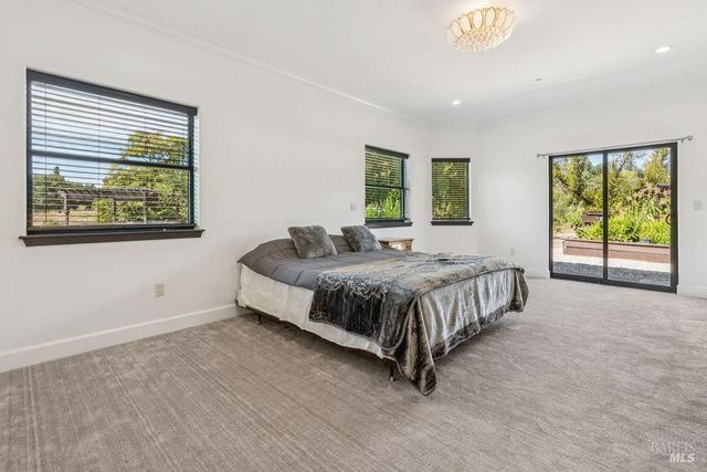 695 Quietwater Rd, Santa Rosa, CA 95404