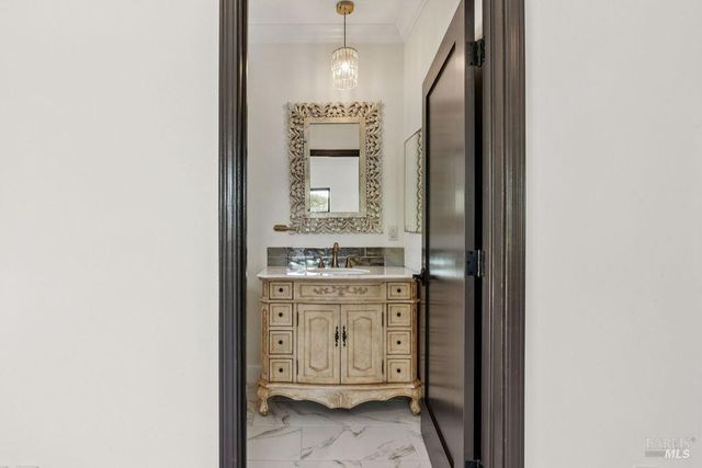 695 Quietwater Rd, Santa Rosa, CA 95404