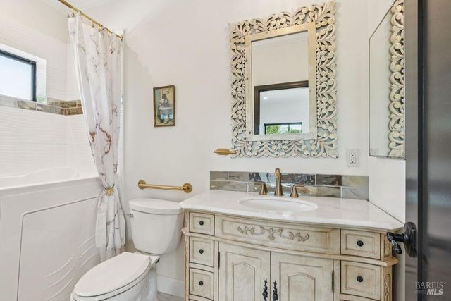 695 Quietwater Rd, Santa Rosa, CA 95404