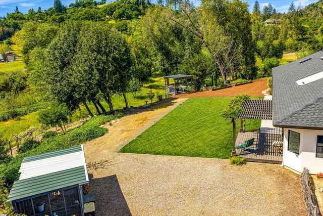 695 Quietwater Rd, Santa Rosa, CA 95404