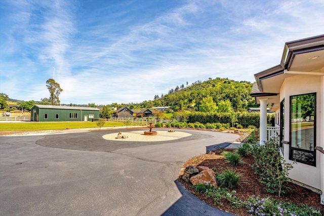 695 Quietwater Rd, Santa Rosa, CA 95404