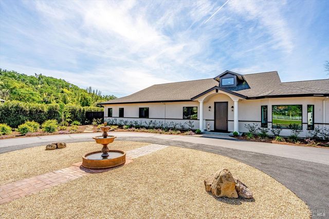 695 Quietwater Rd, Santa Rosa, CA 95404