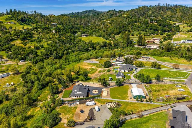 695 Quietwater Rd, Santa Rosa, CA 95404