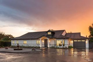 695 Quietwater Rd, Santa Rosa, CA 95404