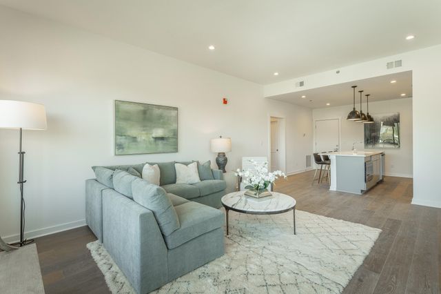 411 Fairpoint Street 203, Chattanooga, TN 37405