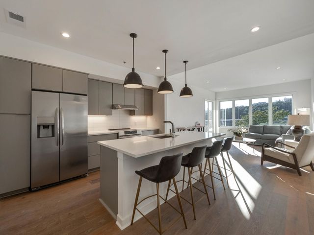 411 Fairpoint Street 203, Chattanooga, TN 37405