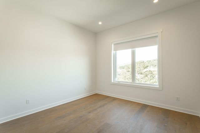 411 Fairpoint Street 203, Chattanooga, TN 37405