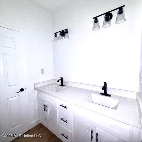 2313 Broadmoor Drive, Gautier, MS 39553
