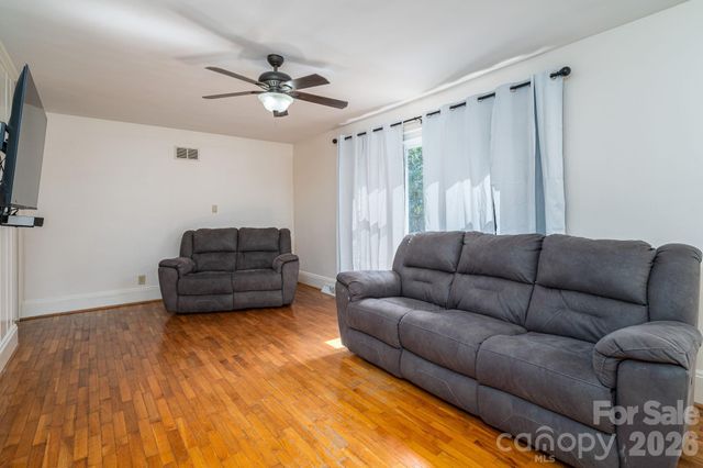 1105 Hillcrest Drive, Cherryville, NC 28021