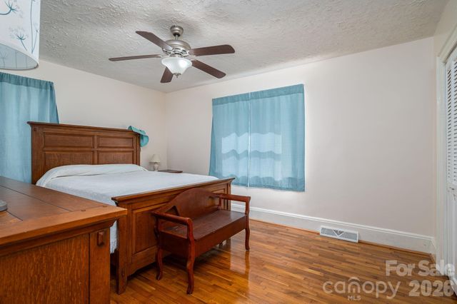 1105 Hillcrest Drive, Cherryville, NC 28021
