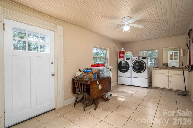1105 Hillcrest Drive, Cherryville, NC 28021