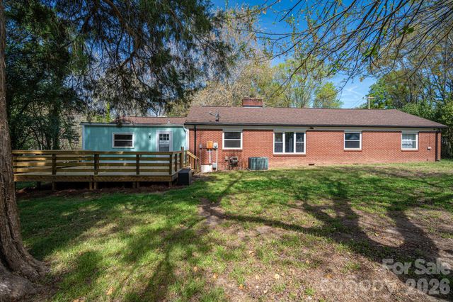 1105 Hillcrest Drive, Cherryville, NC 28021