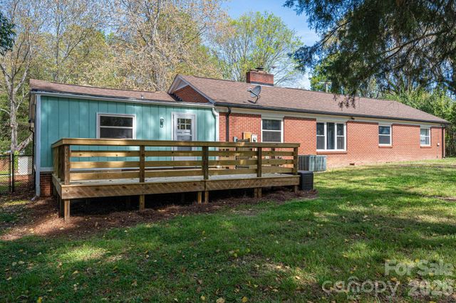 1105 Hillcrest Drive, Cherryville, NC 28021