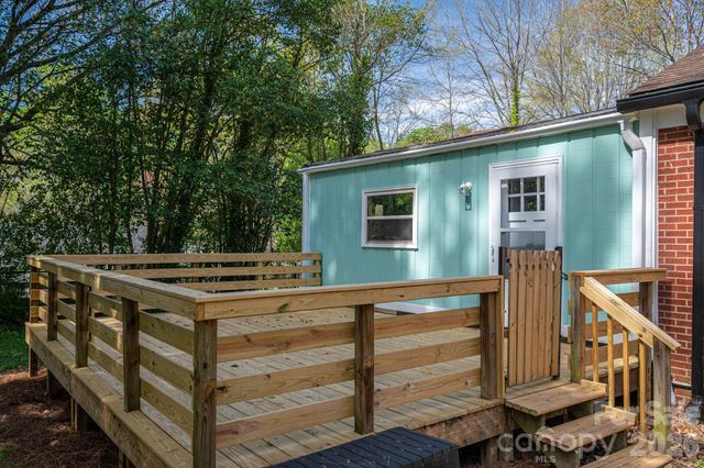 1105 Hillcrest Drive, Cherryville, NC 28021