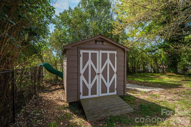 1105 Hillcrest Drive, Cherryville, NC 28021