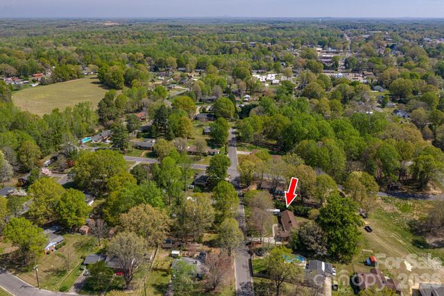 1105 Hillcrest Drive, Cherryville, NC 28021