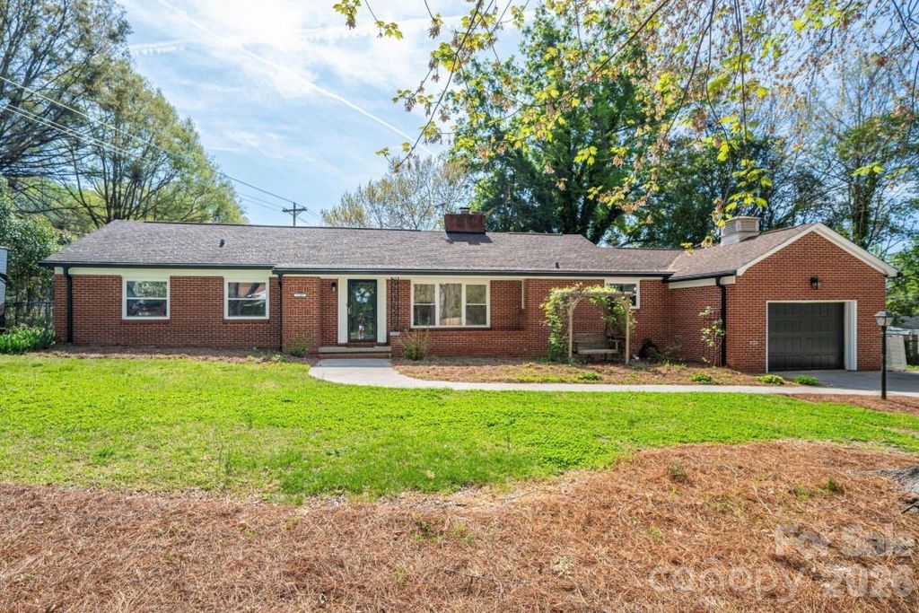 1105 Hillcrest Drive, Cherryville, NC 28021