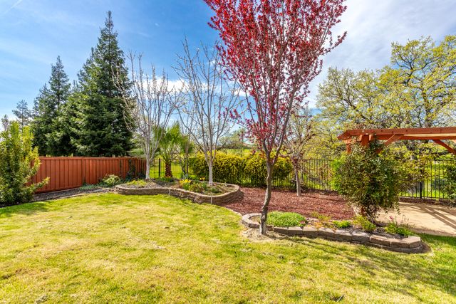 3874 Palm Springs Drive, Redding, CA 96002