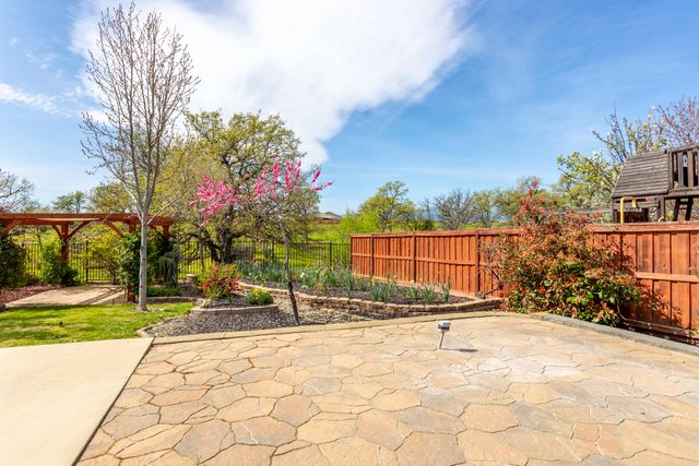 3874 Palm Springs Drive, Redding, CA 96002