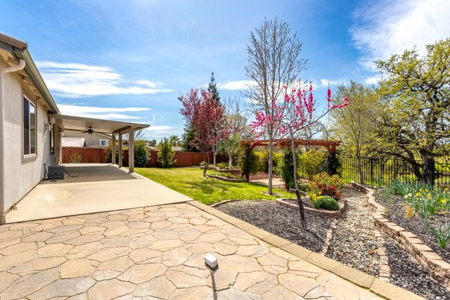 3874 Palm Springs Drive, Redding, CA 96002