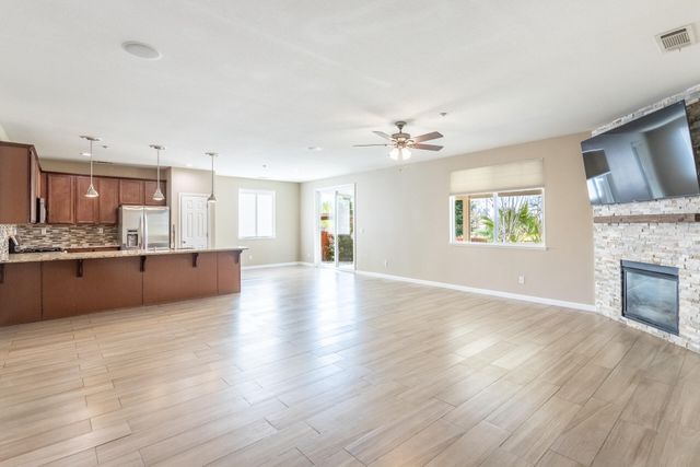 3874 Palm Springs Drive, Redding, CA 96002