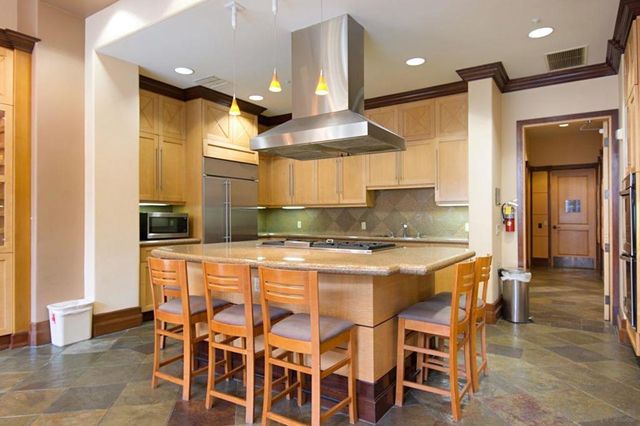 4165 Executive Dr F107, La Jolla, CA 92037