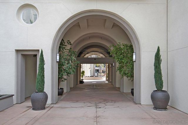 4165 Executive Dr F107, La Jolla, CA 92037