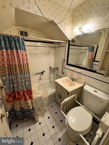 44 CRITTENDEN ST NE, Washington, DC 20011