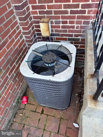 44 CRITTENDEN ST NE, Washington, DC 20011