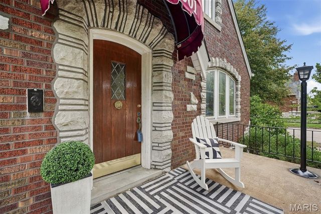 5601 Walsh Street, St Louis, MO 63109