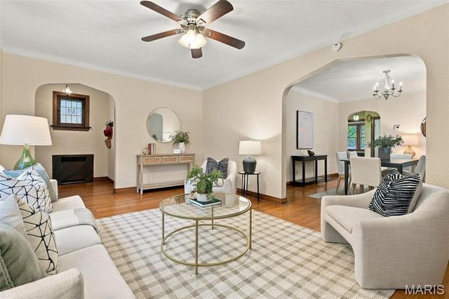 5601 Walsh Street, St Louis, MO 63109
