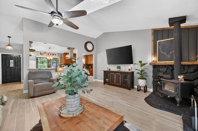 5287 cold springs Dr, Foresthill, CA 95631
