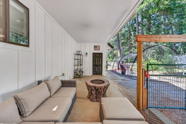 5287 cold springs Dr, Foresthill, CA 95631